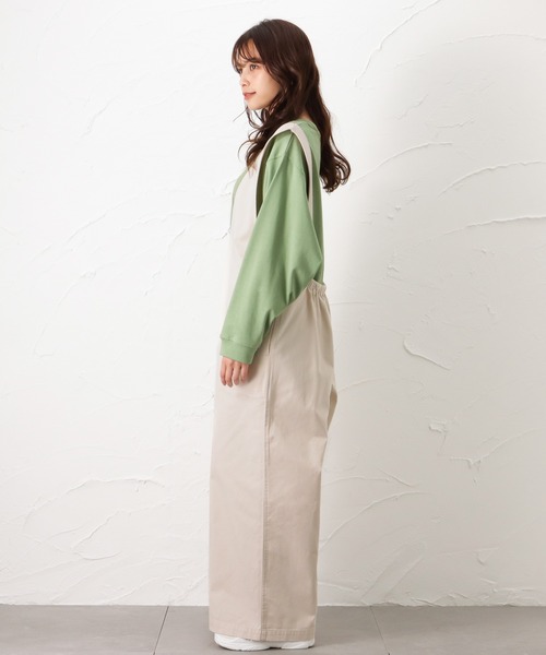 NAVY（ネイビー）の「オーガニックコットン Vネックサロペット（サロペット/オーバーオール・レディース・アイボリー/ブラック/ワンウォッシュ・L/M）」の10枚目の写真