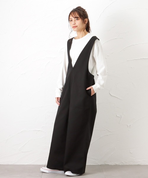 NAVY（ネイビー）の「オーガニックコットン Vネックサロペット（サロペット/オーバーオール・レディース・アイボリー/ブラック/ワンウォッシュ・L/M）」の13枚目の写真