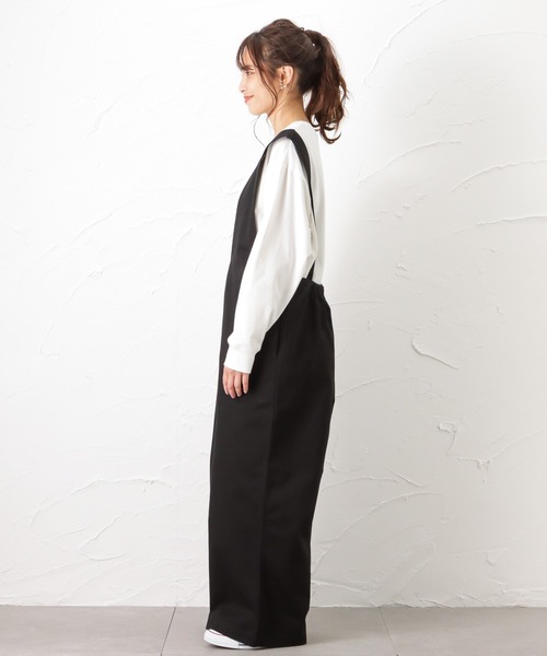 NAVY（ネイビー）の「オーガニックコットン Vネックサロペット（サロペット/オーバーオール・レディース・アイボリー/ブラック/ワンウォッシュ・L/M）」の15枚目の写真