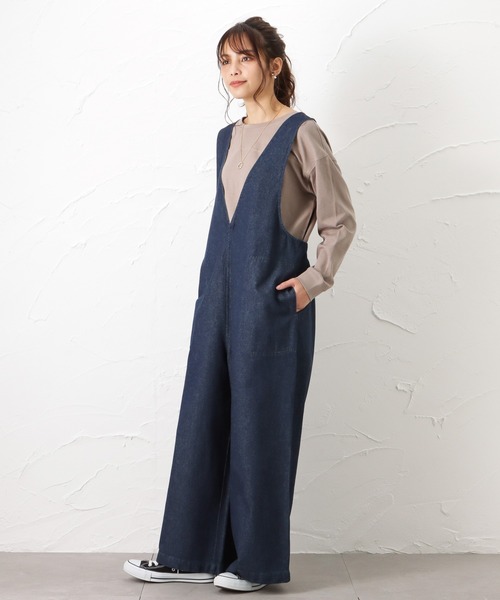 NAVY（ネイビー）の「オーガニックコットン Vネックサロペット（サロペット/オーバーオール・レディース・アイボリー/ブラック/ワンウォッシュ・L/M）」の18枚目の写真