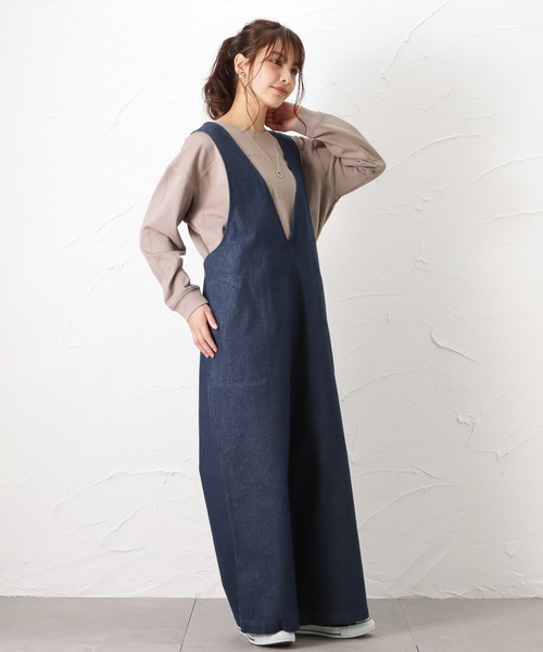 NAVY（ネイビー）の「オーガニックコットン Vネックサロペット（サロペット/オーバーオール・レディース・アイボリー/ブラック/ワンウォッシュ・L/M）」の19枚目の写真