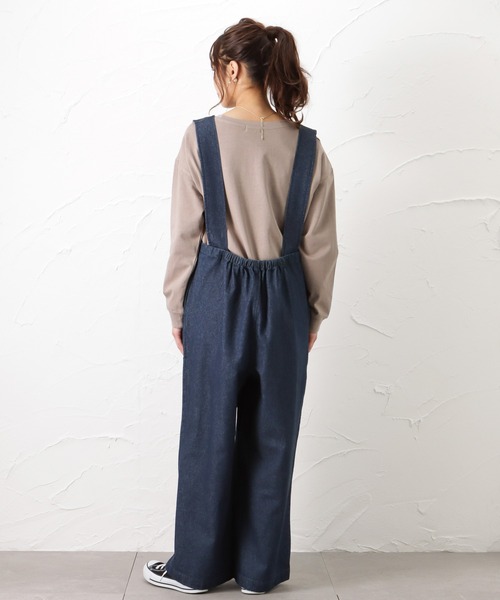 NAVY（ネイビー）の「オーガニックコットン Vネックサロペット（サロペット/オーバーオール・レディース・アイボリー/ブラック/ワンウォッシュ・L/M）」の22枚目の写真