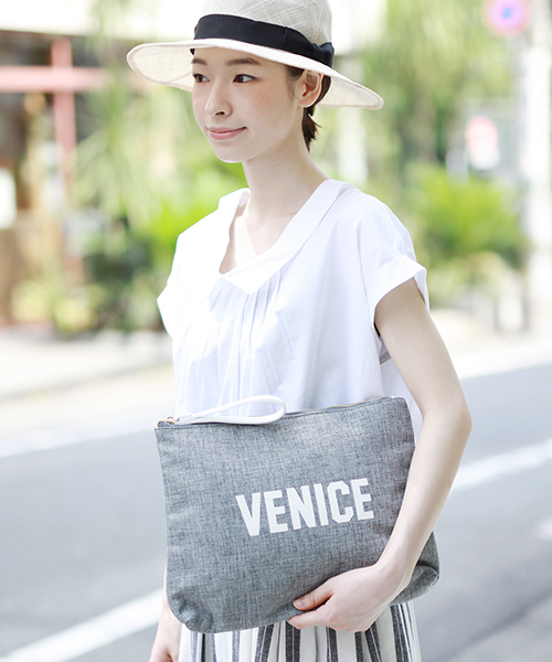 Ray BEAMS(レイビームス)の「SOLA×BEAMS / 別注 ビーチ クラッチ(クラッチバッグ・レディース・ナチュラル/グレー・ONE SIZE)」の2枚目の写真