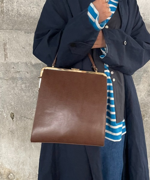NEUNA(ヌナ)の「【ファッションインフルエンサー__hysaymさん×Neuna】2wayコラボバッグがま口ショルダーハンドバッグ(ショルダーバッグ・レディース・ブラック/ブラウン/ライトグリーン・FREE)」の2枚目の写真