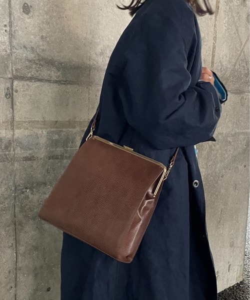 NEUNA(ヌナ)の「【ファッションインフルエンサー__hysaymさん×Neuna】2wayコラボバッグがま口ショルダーハンドバッグ(ショルダーバッグ・レディース・ブラック/ブラウン/ライトグリーン・FREE)」の18枚目の写真