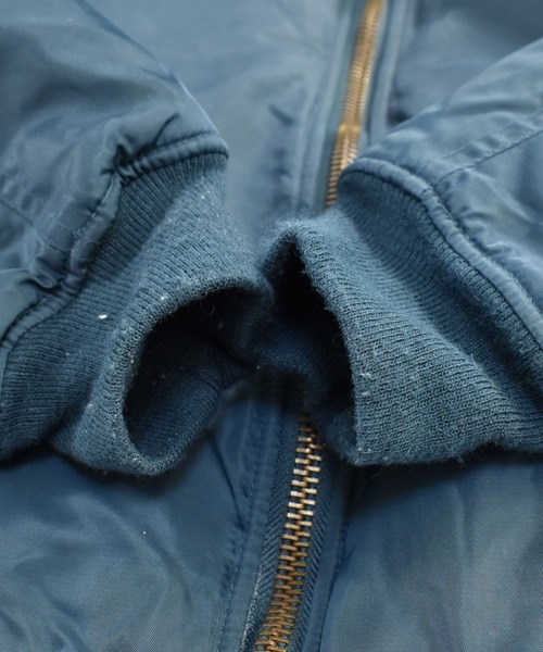 VINTAGE（ヴィンテージ）の「【ヴィンテージ古着】FOX OUTDOOR PRODUCTS MA-1 ミリタリージャケット（MA-1・メンズ・ネイビー・LARGE）」の6枚目の写真