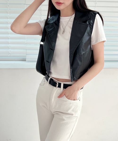 by muni:r（バイ ムニール）の「トレンディーコーティングベスト（テーラードジャケット・レディース・ブラック・FREE）」の2枚目の写真