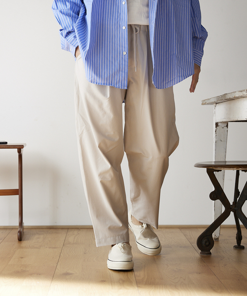 JOURNAL STANDARD relume(ジャーナルスタンダード レリューム)の「COOLMAX PE/TRO 4WAY 1TUCK ワイドイージーパンツ(その他パンツ・メンズ・カーキ/アイボリー/ベージュ/ブラック・LARGE/MEDIUM)」の15枚目の写真
