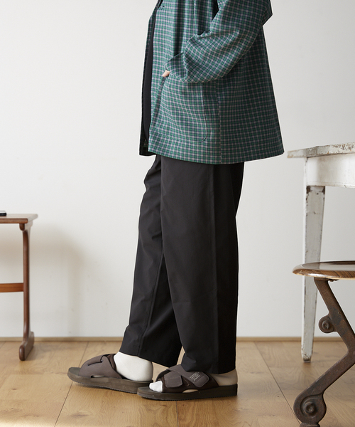 JOURNAL STANDARD relume(ジャーナルスタンダード レリューム)の「COOLMAX PE/TRO 4WAY 1TUCK ワイドイージーパンツ(その他パンツ・メンズ・カーキ/アイボリー/ベージュ/ブラック・LARGE/MEDIUM)」の21枚目の写真