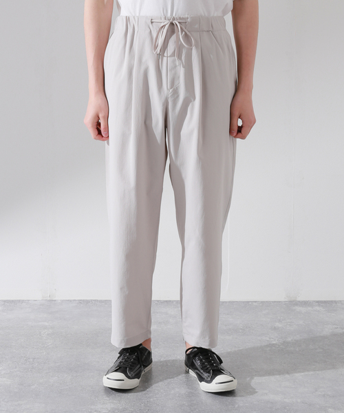 JOURNAL STANDARD relume(ジャーナルスタンダード レリューム)の「COOLMAX PE/TRO 4WAY 1TUCK ワイドイージーパンツ(その他パンツ・メンズ・カーキ/アイボリー/ベージュ/ブラック・LARGE/MEDIUM)」の9枚目の写真