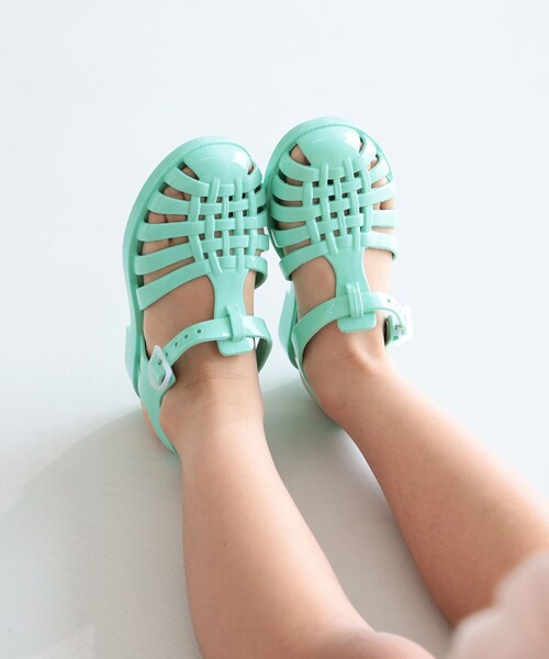 B:MING by BEAMS（ビーミングバイビームス）の「meduse / PVC サンダル（13cm～17cm）（サンダル・キッズ・レッド系その他7/ピンク/ケリー/ロイヤルブルー/オレンジ系その他4/オリーブ・22(13.7㎝)/24(15.0㎝)/26(16.3㎝)/27(17.0㎝)/23(14.4㎝)/25(15.6㎝)）」の3枚目の写真