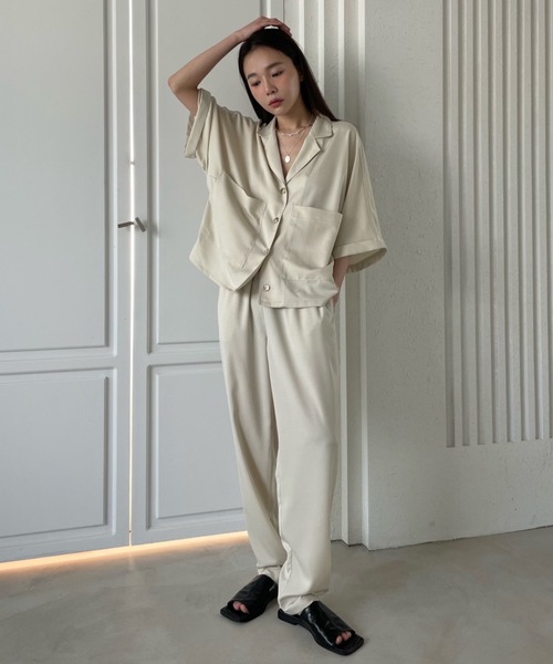 Didot.showroom(ディドット ショールーム)の「【DIDOT.】SET UP サテンテーパードパンツ(その他パンツ・レディース・チャコールグレー/イエロー/アイボリー・FREE)」の2枚目の写真