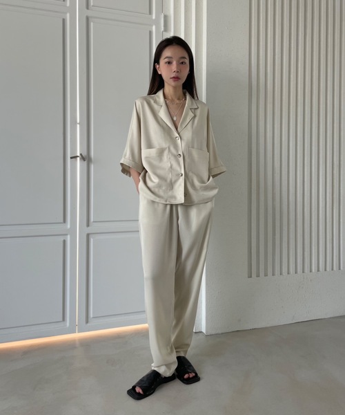 Didot.showroom(ディドット ショールーム)の「【DIDOT.】SET UP サテンテーパードパンツ(その他パンツ・レディース・チャコールグレー/イエロー/アイボリー・FREE)」の5枚目の写真