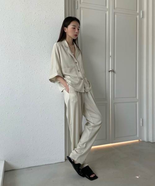 Didot.showroom(ディドット ショールーム)の「【DIDOT.】SET UP サテンテーパードパンツ(その他パンツ・レディース・チャコールグレー/イエロー/アイボリー・FREE)」の6枚目の写真