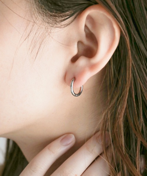 iso（イソ）の「【ステンレス】シンプルフープ ピアス（ピアス（両耳用）・レディース・ピンク/シルバー/ゴールド・FREE）」の4枚目の写真