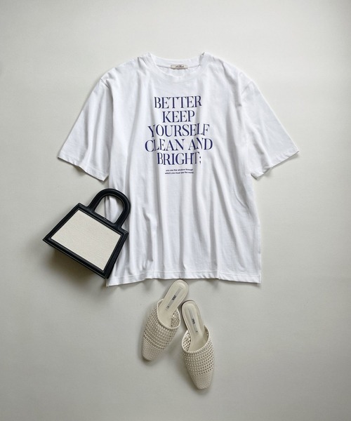 JUGLANS(ユグランス)の「☆ カジュアルな着こなし。英字ロゴプリントTee T2412(Tシャツ/カットソー・レディース・ホワイト/パープル/スミクロ・FREE)」の2枚目の写真