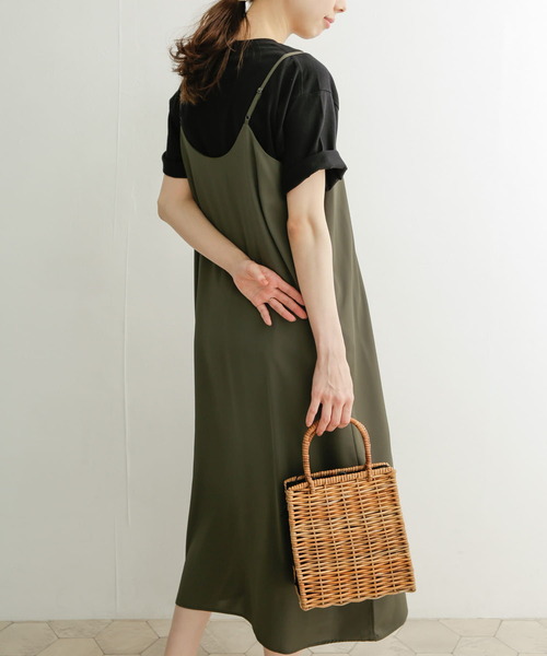 URBAN RESEARCH DOORS（アーバンリサーチドアーズ）の「フレアキャミワンピース（ワンピース・レディース・ブラック/ベージュ/カーキ・MEDIUM）」の3枚目の写真