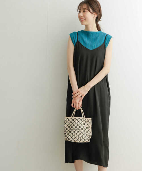 URBAN RESEARCH DOORS（アーバンリサーチドアーズ）の「フレアキャミワンピース（ワンピース・レディース・ブラック/ベージュ/カーキ・MEDIUM）」の14枚目の写真