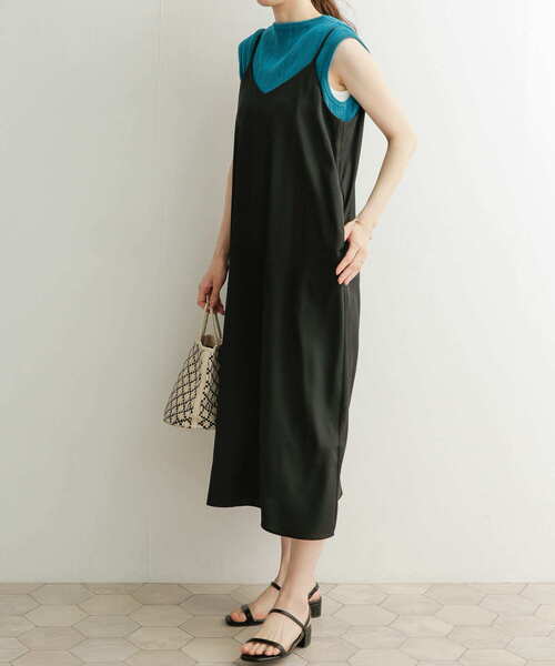 URBAN RESEARCH DOORS（アーバンリサーチドアーズ）の「フレアキャミワンピース（ワンピース・レディース・ブラック/ベージュ/カーキ・MEDIUM）」の17枚目の写真