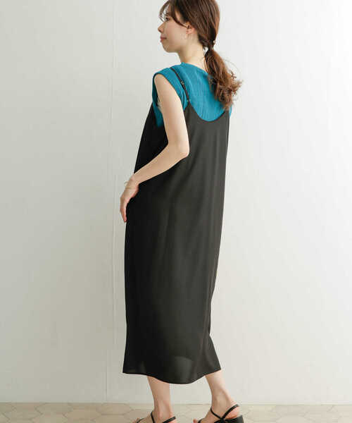 URBAN RESEARCH DOORS（アーバンリサーチドアーズ）の「フレアキャミワンピース（ワンピース・レディース・ブラック/ベージュ/カーキ・MEDIUM）」の18枚目の写真