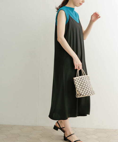 URBAN RESEARCH DOORS（アーバンリサーチドアーズ）の「フレアキャミワンピース（ワンピース・レディース・ブラック/ベージュ/カーキ・MEDIUM）」の20枚目の写真