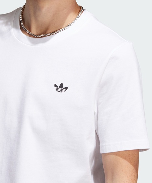 ★おしゃれロゴ! adidas originals シルバーロゴTシャツ adidas(アディダス)の「スケードボーディング 4.0 ロゴ T
