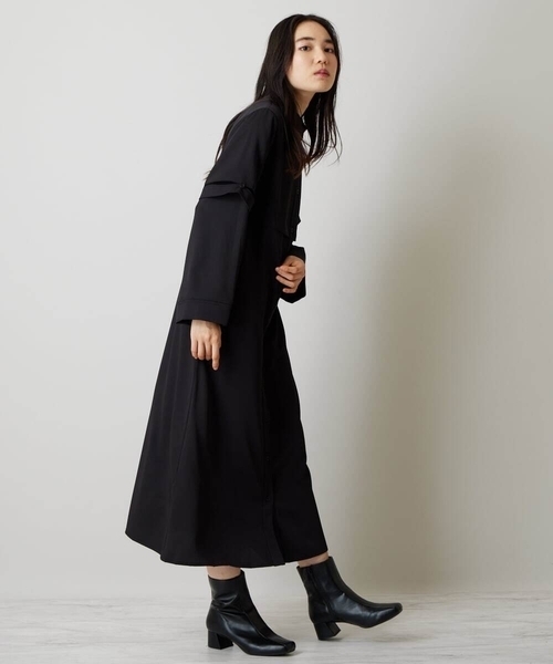 A de a.v.v（アードアー・ヴェ・ヴェ）の「チラ見えスリットカラーレイヤード風ワンピース（ワンピース・レディース・ブラック/ネイビー・SMALL/MEDIUM）」の5枚目の写真