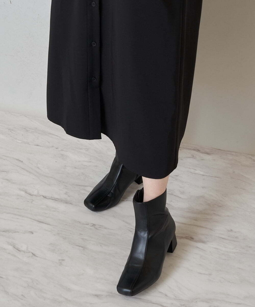 A de a.v.v（アードアー・ヴェ・ヴェ）の「チラ見えスリットカラーレイヤード風ワンピース（ワンピース・レディース・ブラック/ネイビー・SMALL/MEDIUM）」の13枚目の写真