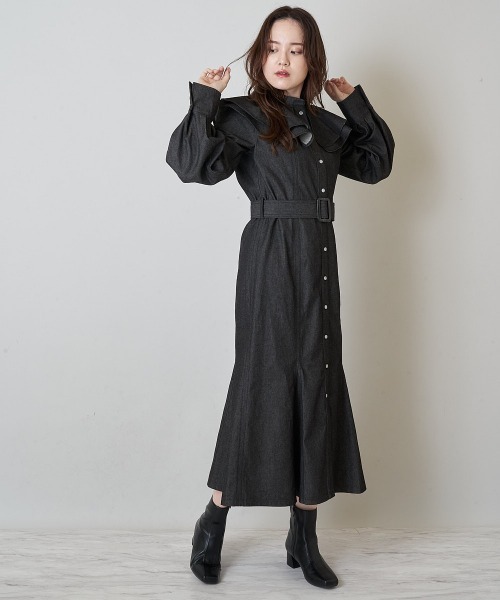 A de a.v.v（アードアー・ヴェ・ヴェ）の「チラ見えスリットカラーレイヤード風ワンピース（ワンピース・レディース・ブラック/ネイビー・SMALL/MEDIUM）」の17枚目の写真