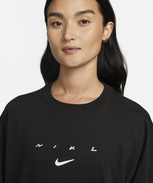 NIKE（ナイキ）の「ナイキ スポーツウェア ウィメンズ ロングスリーブ トップ / Nike Sportswear Women's Long-Sleeve Top＜XS-2XL 展開＞（Tシャツ/カットソー・レディース・ホワイト/ブラック・S/M/L/2XL/XL/XS）」の3枚目の写真