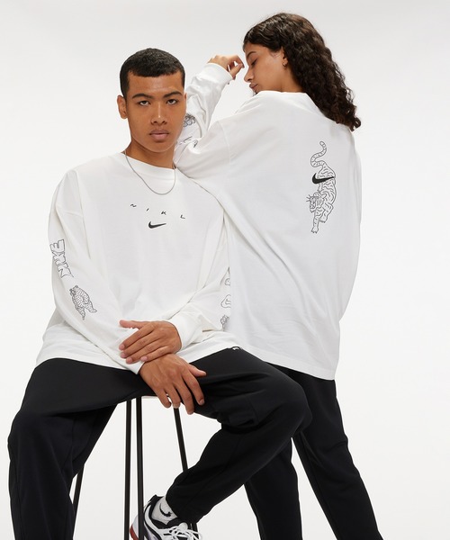 NIKE（ナイキ）の「ナイキ スポーツウェア ウィメンズ ロングスリーブ トップ / Nike Sportswear Women's Long-Sleeve Top＜XS-2XL 展開＞（Tシャツ/カットソー・レディース・ホワイト/ブラック・S/M/L/2XL/XL/XS）」の21枚目の写真