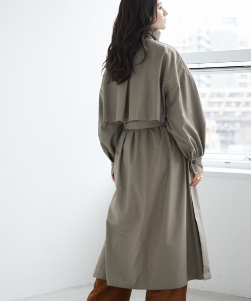 ECRIRE（エクリール）の「スタンドカラー対応ツイルトレンチコート（トレンチコート・レディース・カーキ/キャメル/グレー・M/L）」の5枚目の写真