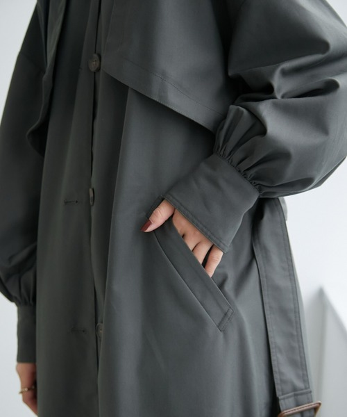 ECRIRE（エクリール）の「スタンドカラー対応ツイルトレンチコート（トレンチコート・レディース・カーキ/キャメル/グレー・M/L）」の17枚目の写真