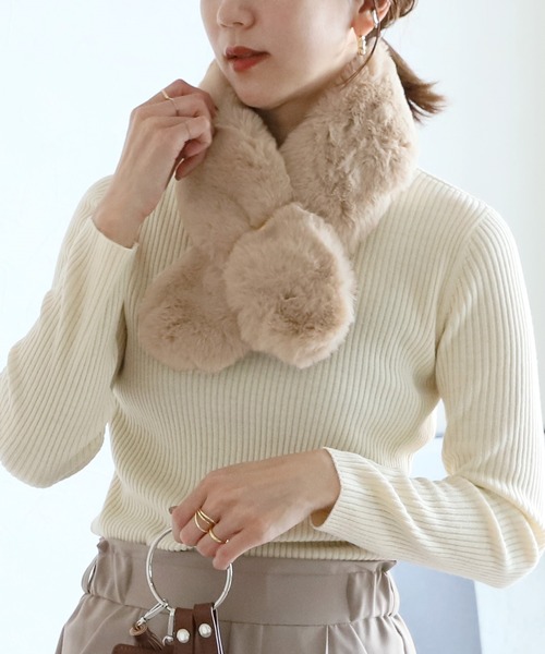 reca（レカ）の「フェイクファーマフラー（マフラー・レディース・ベージュ/ブラック/アイボリー・ONE SIZE）」の3枚目の写真