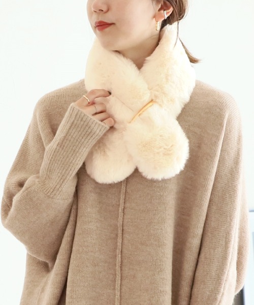 reca（レカ）の「フェイクファーマフラー（マフラー・レディース・ベージュ/ブラック/アイボリー・ONE SIZE）」の2枚目の写真