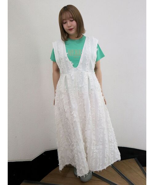 merry jenny（メリージェニー）の「fluffy タックジャンパーワンピース（ワンピース・レディース・オフホワイト/ブラック・FREE）」の5枚目の写真