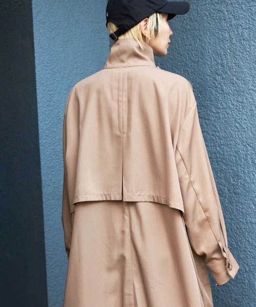 Auntie Rosa Holiday（アンティローザホリデー）の「ボリュームスリーブスタンドコート / サイズ展開あり（トレンチコート・レディース・キャメル/ベージュ・MEDIUM/SMALL）」の3枚目の写真