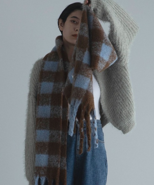 marjour（マージュール）の「CHECK BULLKY MUFFLER（マフラー・レディース・ブラウン系・FREE）」の6枚目の写真