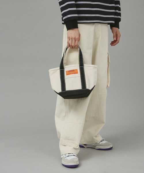 UNIVERSAL OVERALL(ユニバーサルオーバーオール)の「UNIVERSALOVERALL / ユニバーサルオーバーオール TOTE BAG (S)/ミニ トートバッグ(トートバッグ・メンズ・オレンジ/ブラック/ベージュ/ネイビー・フリー)」の2枚目の写真