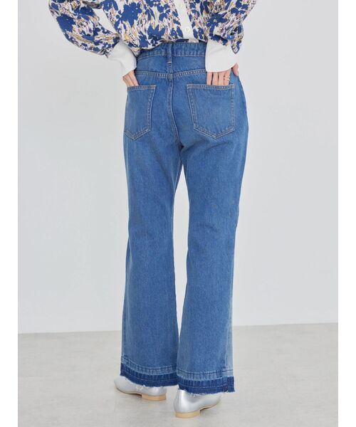 AMERICAN HOLIC（アメリカンホリック）の「フレアー切り替えデニム（デニムパンツ・レディース・ライトインディゴブルー・M/S/L）」の2枚目の写真