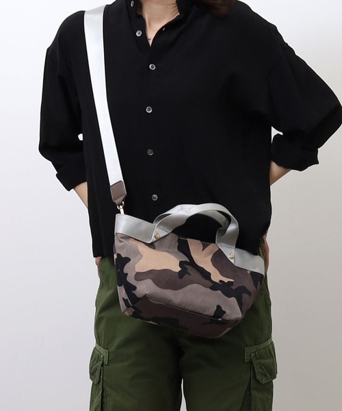 COOCO（クーコ）の「テープハンドル迷彩柄２ＷＡＹミニトートバッグ（トートバッグ・レディース・カーキ/グレー・9）」の6枚目の写真