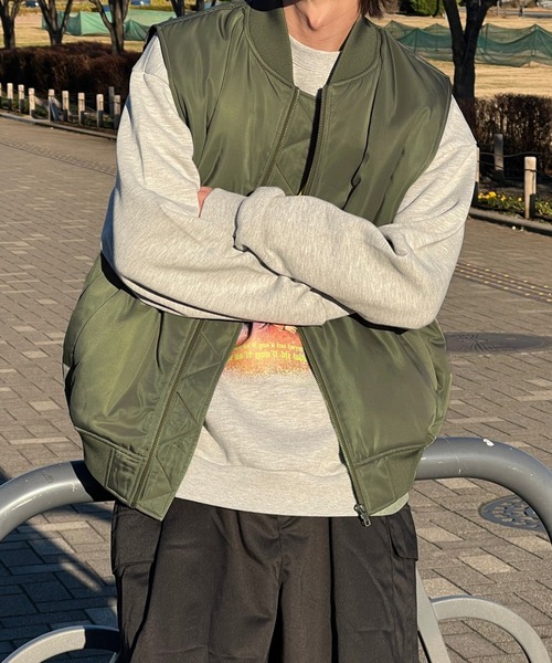 kutir(クティール)の「オーバーサイズMA-1ベスト(ダウンベスト・メンズ・カーキ/ブラック・MEDIUM/LARGE)」の12枚目の写真