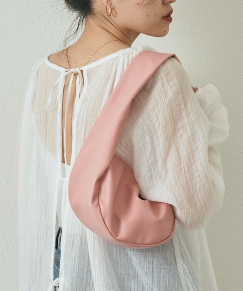 CIAOPANIC TYPY(チャオパニックティピー)の「ハーフムーンワンハンドルバッグ(ハンドバッグ・レディース・アイボリー/ブラック/ピンク/ブルー・ONE SIZE)」の4枚目の写真