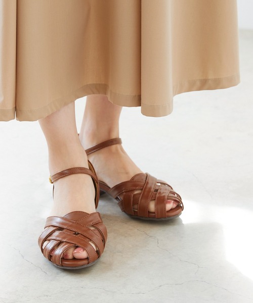 menue（メヌエ）の「ローヒール ストラップサンダル（サンダル・レディース・ベージュ/ブラウン/ブラック/アイボリー・XS/M/L/3L/S/LL）」の3枚目の写真