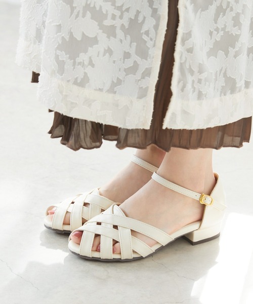 menue（メヌエ）の「ローヒール ストラップサンダル（サンダル・レディース・ベージュ/ブラウン/ブラック/アイボリー・XS/M/L/3L/S/LL）」の2枚目の写真