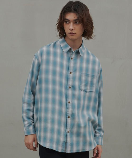 Revo.（レボ）の「Revo. オンブレチェック オーバーサイズシルエット 長袖シャツ（シャツ/ブラウス・メンズ・ネイビー/ブルー/ブラック/オレンジ/サックスブルー/グレー・1/2）」の14枚目の写真