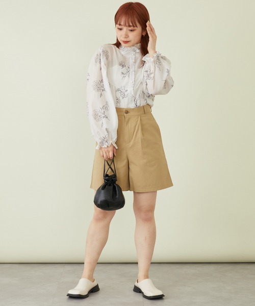 mebole(メボレ)の「タック入りチノショートパンツ(チノパンツ・レディース・ベージュ/ネイビー/ホワイト・MEDIUM/LARGE)」の15枚目の写真