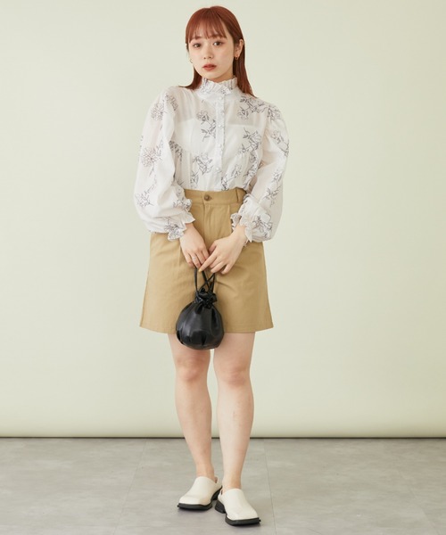 mebole(メボレ)の「タック入りチノショートパンツ(チノパンツ・レディース・ベージュ/ネイビー/ホワイト・MEDIUM/LARGE)」の12枚目の写真