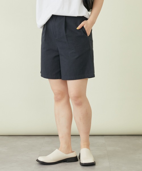 mebole(メボレ)の「タック入りチノショートパンツ(チノパンツ・レディース・ベージュ/ネイビー/ホワイト・MEDIUM/LARGE)」の11枚目の写真