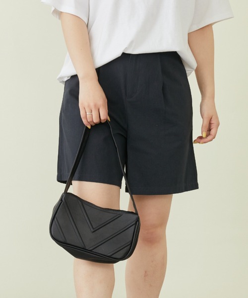 mebole(メボレ)の「タック入りチノショートパンツ(チノパンツ・レディース・ベージュ/ネイビー/ホワイト・MEDIUM/LARGE)」の9枚目の写真